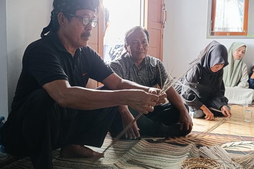 Pelatihan Piring Nyere Godebag Tasikmalaya
