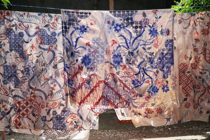 Melestarikan Batik Sambil Menumbuhkan Inovasi Saintek yang Merakyat
