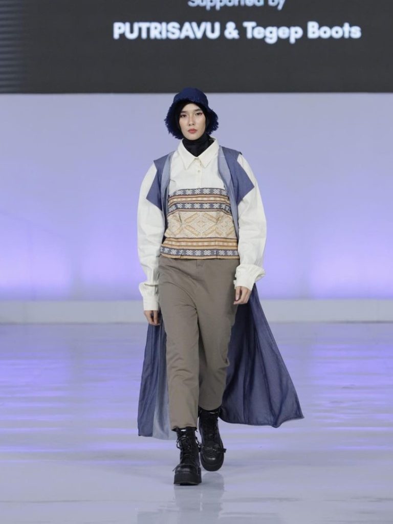 Denim Revolution (Fashion Design Maranatha)