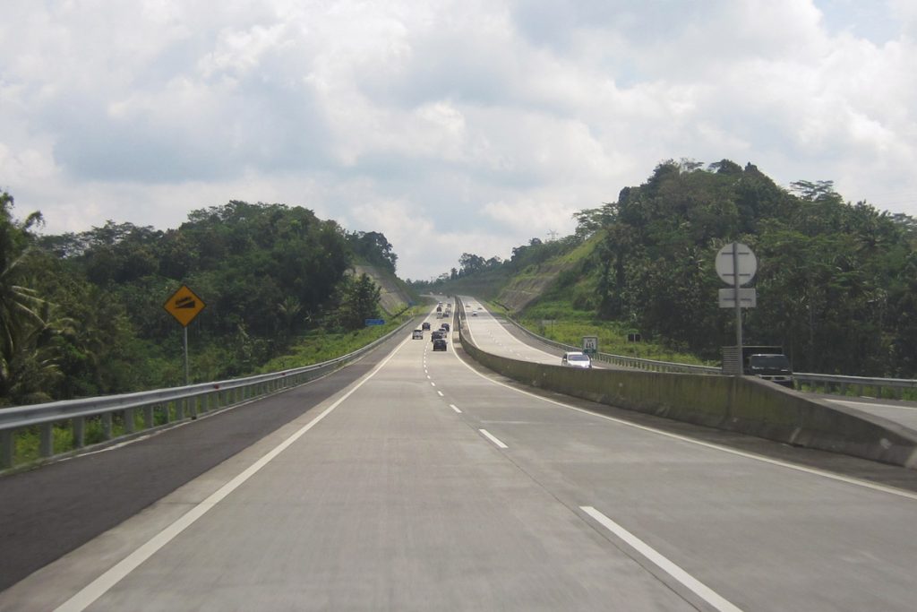 Marka dan Rambu Jalan Tol Trans-Jawa